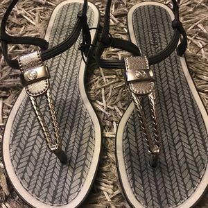 Women’s Metallic Braided T-Strap Sandals Size 8